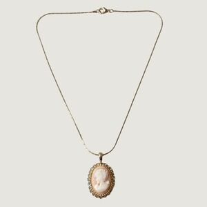 Vintage Style Cameo Small Pendant Necklace Gold Tone Rhinestone Halo Peach